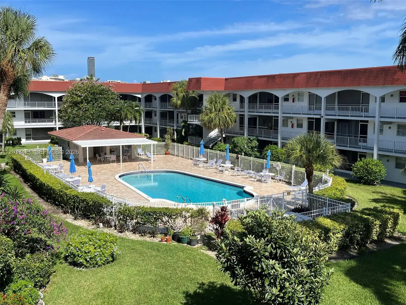 2 bedroom 2 bath Residential Lease for rent at 581 Blue Heron Dr # B, Hallandale Beach FL 33009