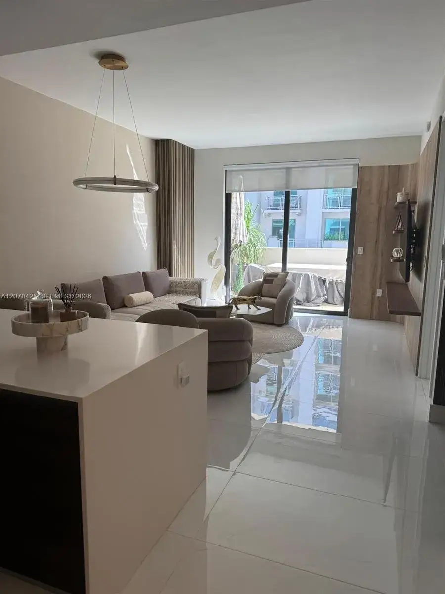 1 bedroom 1 bath Residential Lease for rent at 301 Altara Ave # 403, Coral Gables FL 33146