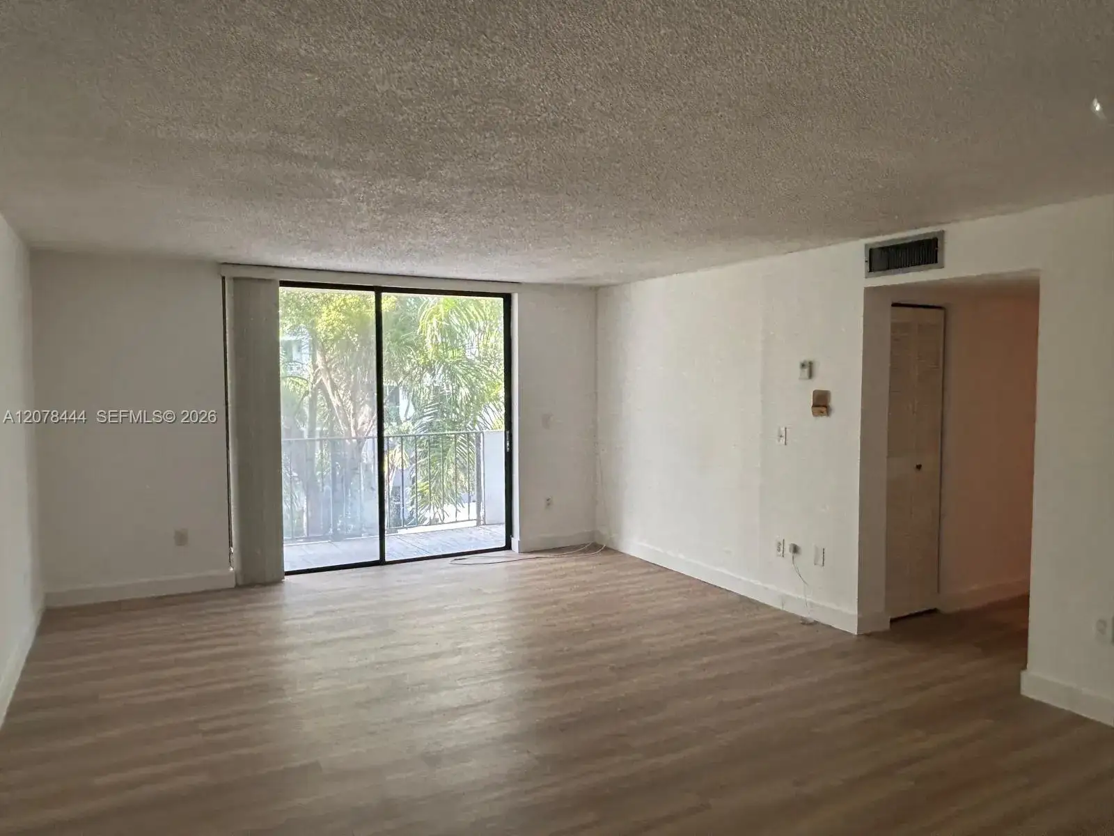 2 bedroom 2 bath Residential Lease for rent at 1673 Bay Rd # 405, Miami Beach FL 33139