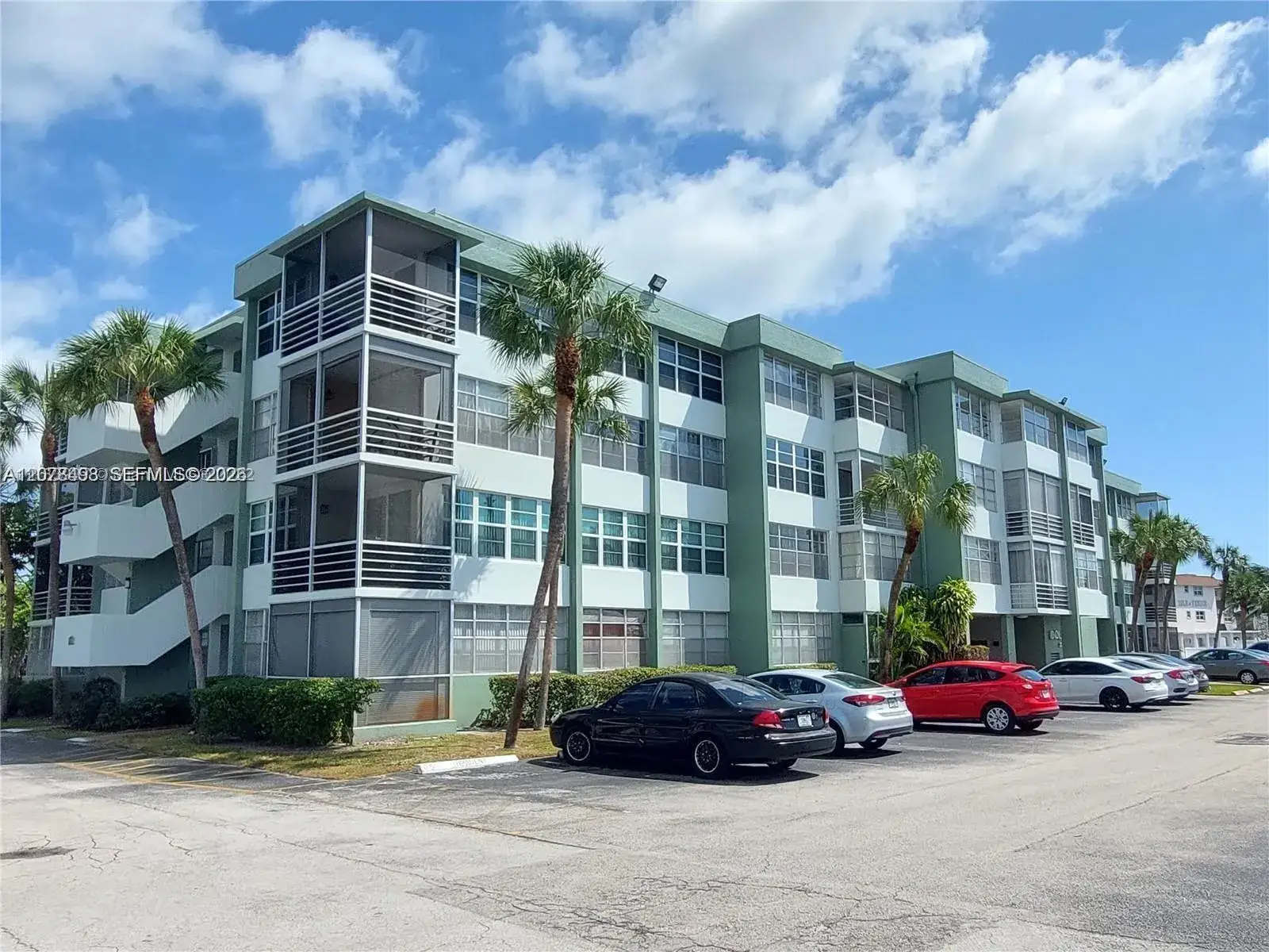 1 bedroom 1 bath Residential for sale at 2741 Taft St # 212, Hollywood FL 33020