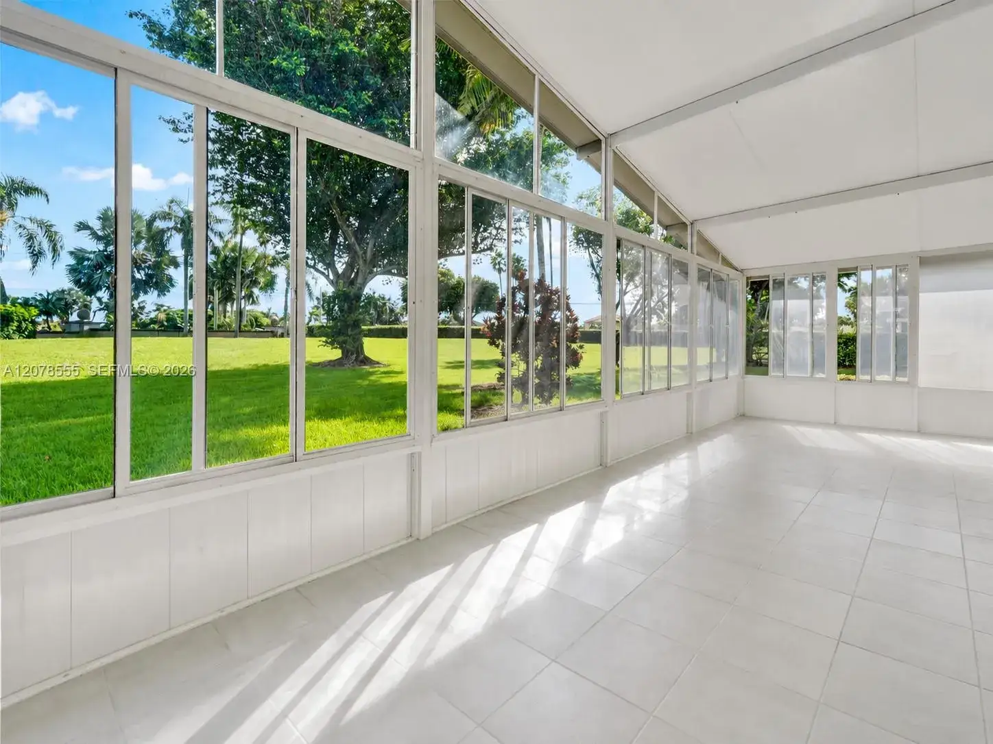 3 bedroom 2 bath Residential for sale at 527 SE 27th Dr, Homestead FL 33033