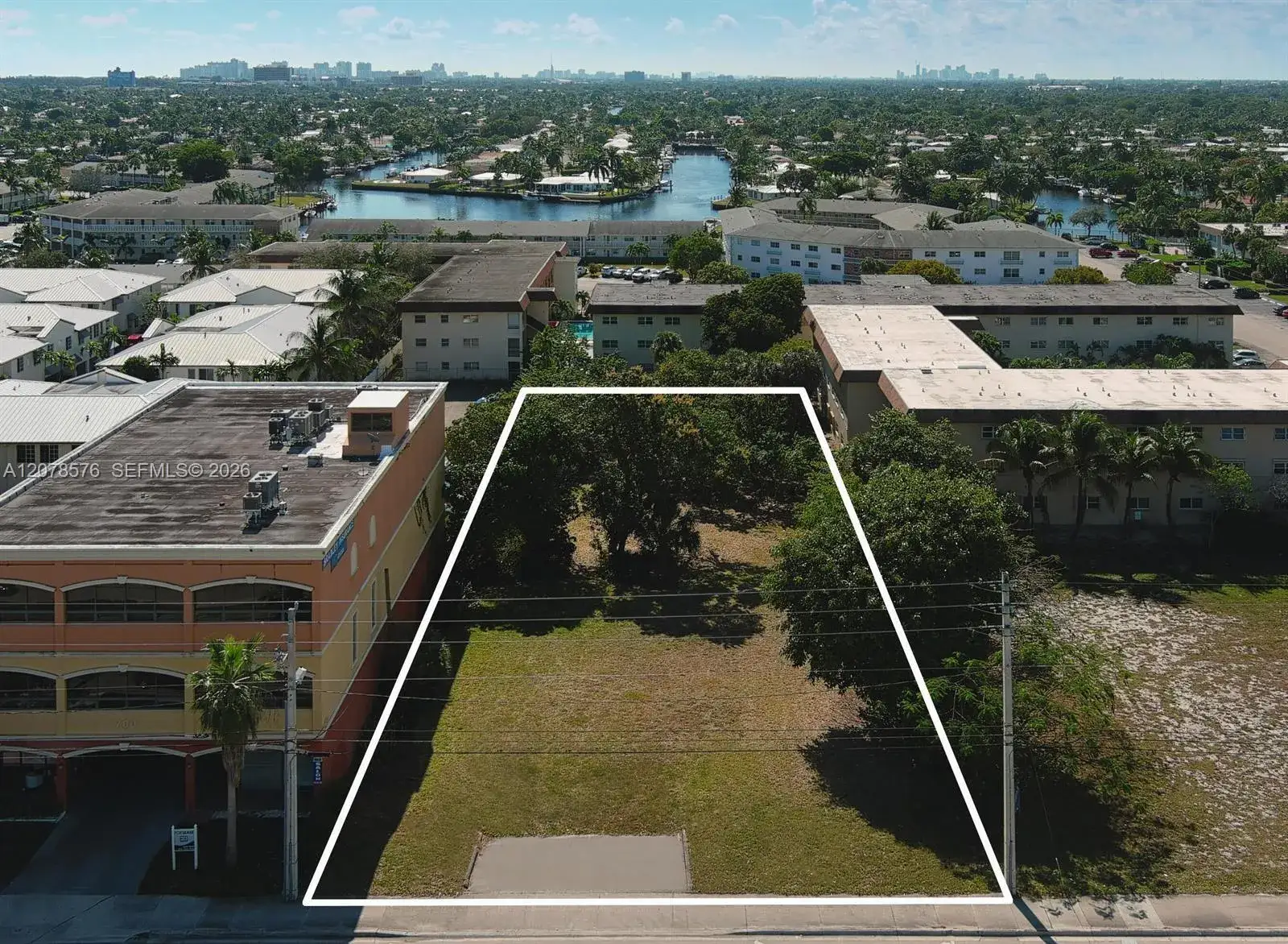 Commercial Land for sale at 614 E Atlantic Blvd, Pompano Beach FL 33060