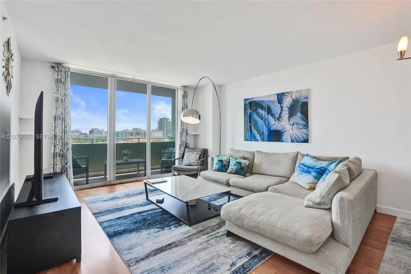 1 bedroom 1 bath Residential Lease for rent at 90 Alton Rd # 807, Miami Beach FL 33139