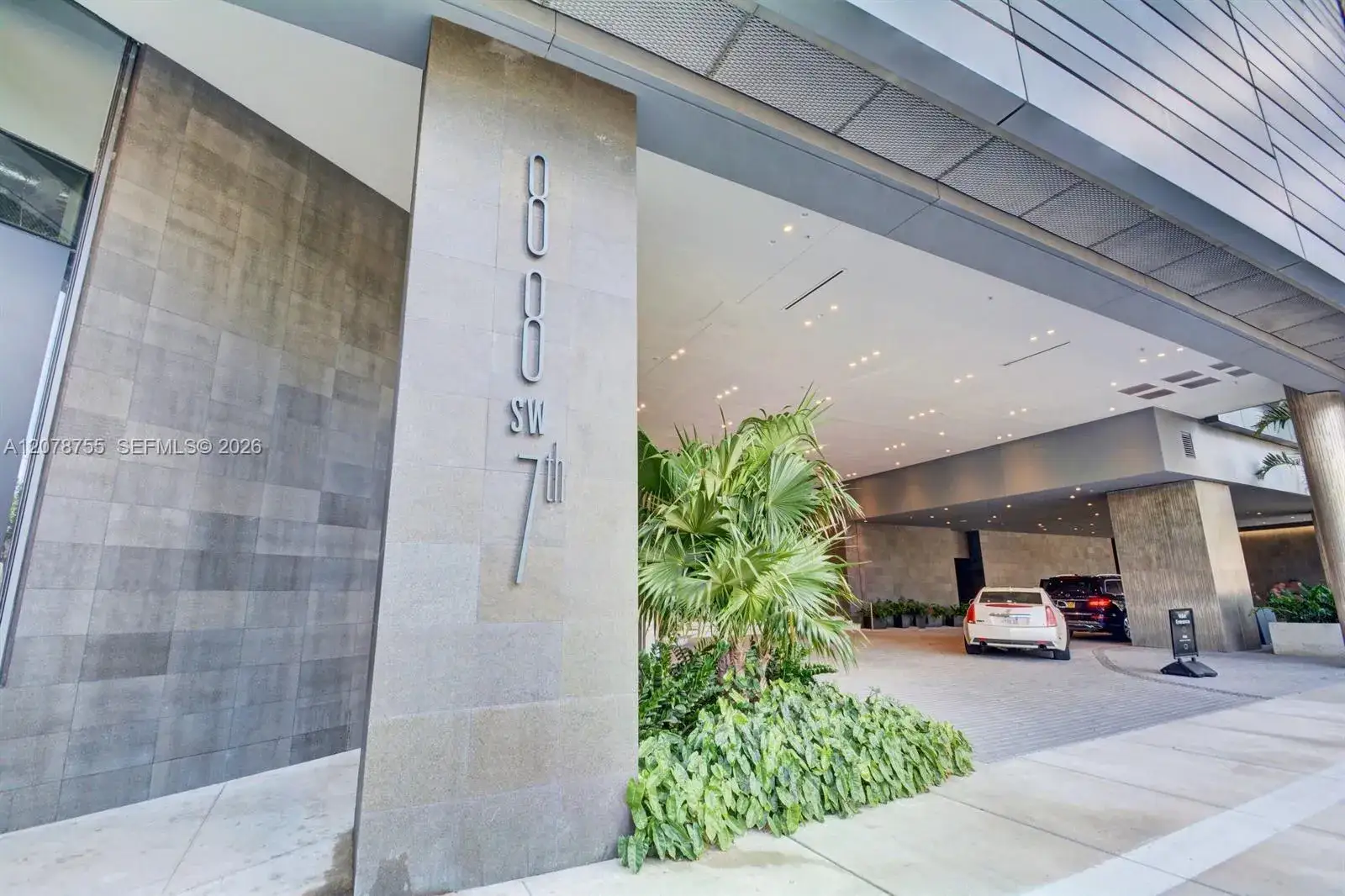 88 SW 7th St # 1511, Miami FL 33130
