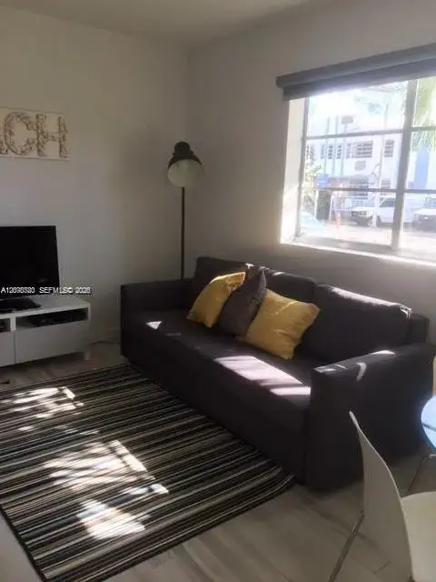 1 bedroom 1 bath Residential Lease for rent at 1560 Meridian Ave # 110, Miami Beach FL 33139