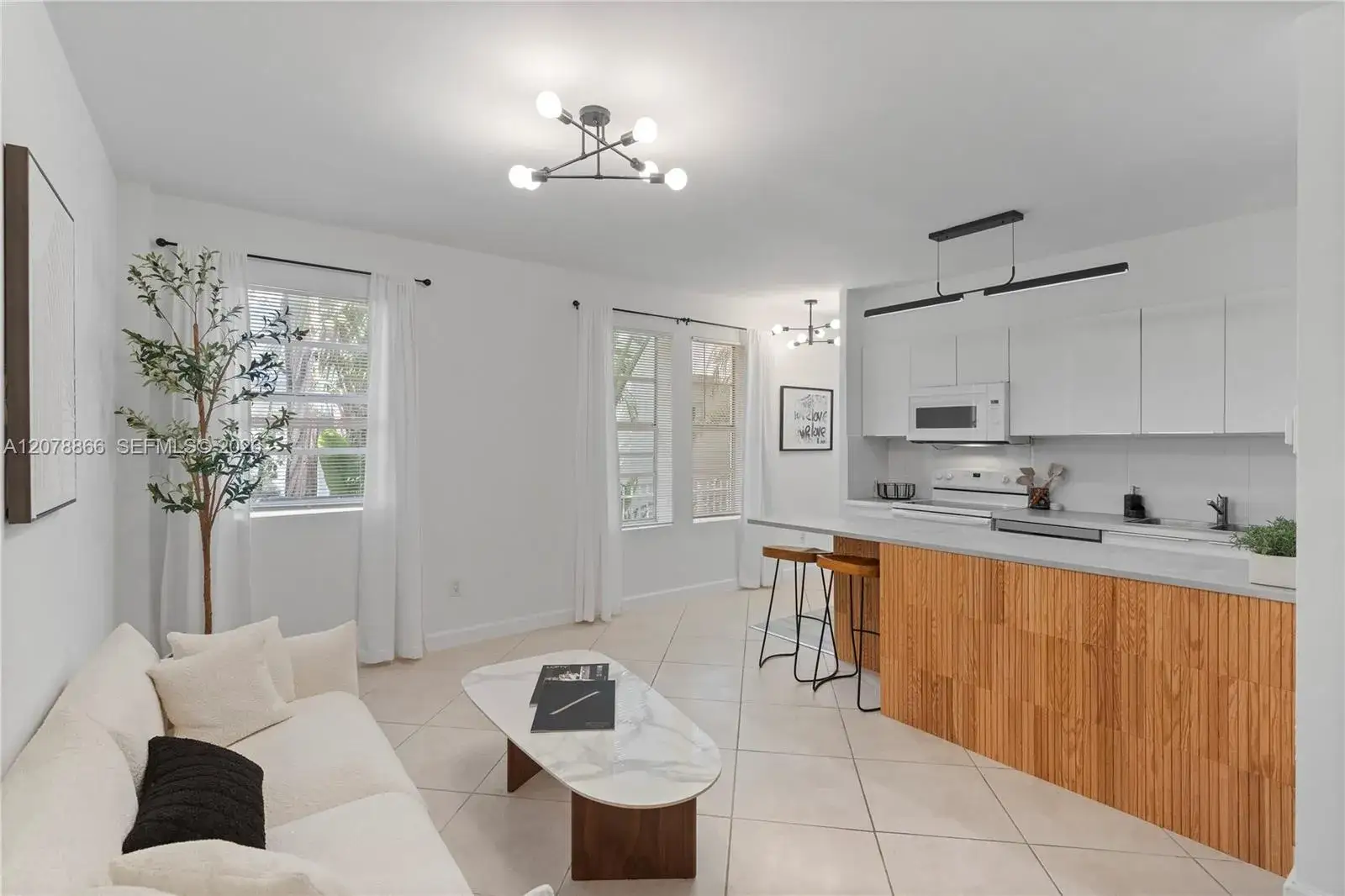 1 bedroom 1 bath Residential Lease for rent at 1559 Michigan Ave # 102, Miami Beach FL 33139