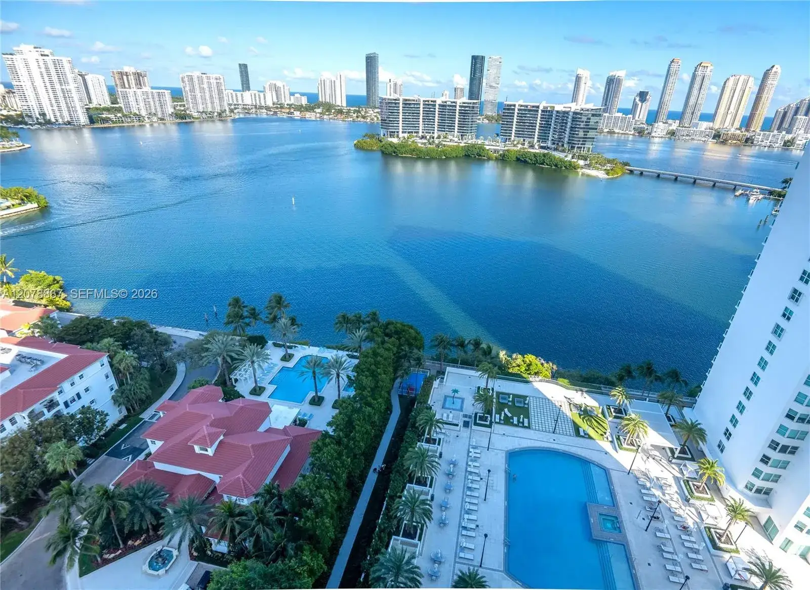2 bedroom 2 bath Residential for sale at 3301 NE 183rd St # 1105, Aventura FL 33160
