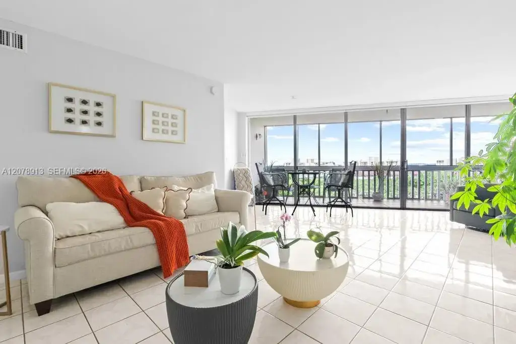 2 bedroom 2 bath Residential for sale at 6901 Environ Blvd # 7F, Lauderhill FL 33319