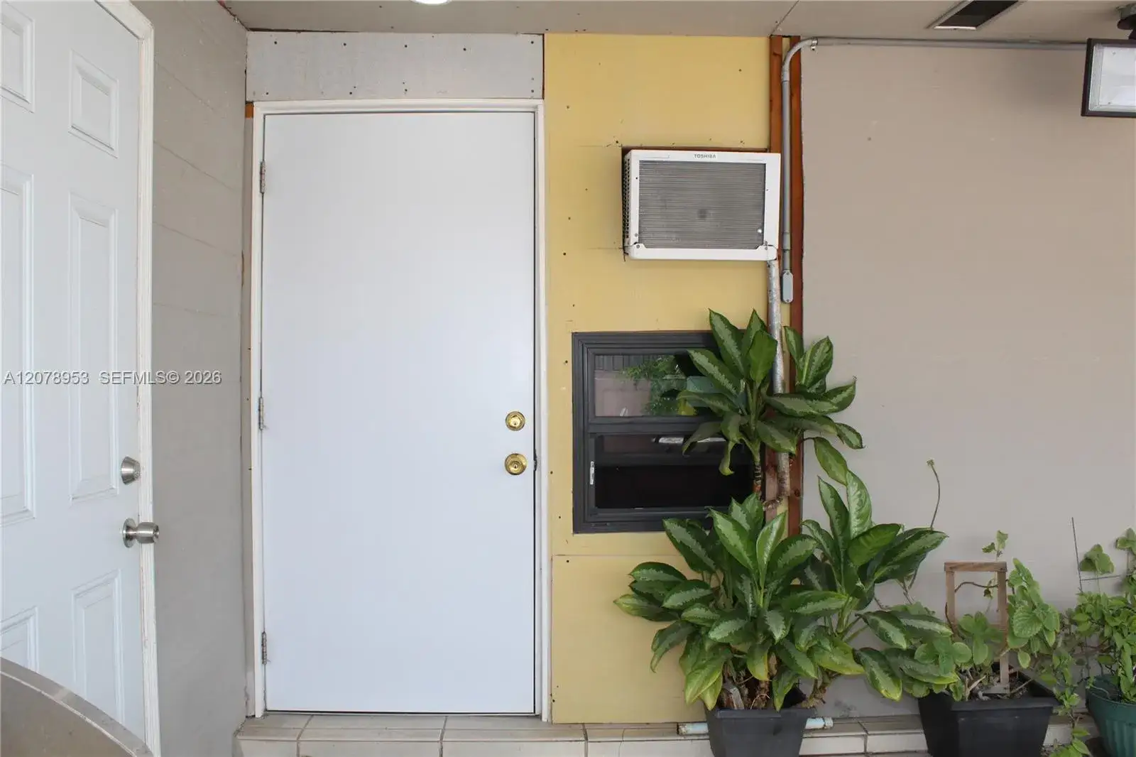 1 bedroom 1 bath Residential Lease for rent at 3054 NW 18th st # 4, Miami FL 33125