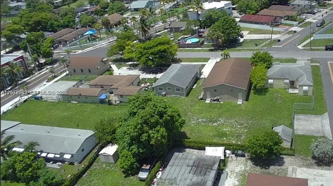 Commercial Sale for sale at 516 NW 4th Ave, Hallandale Beach FL 33009