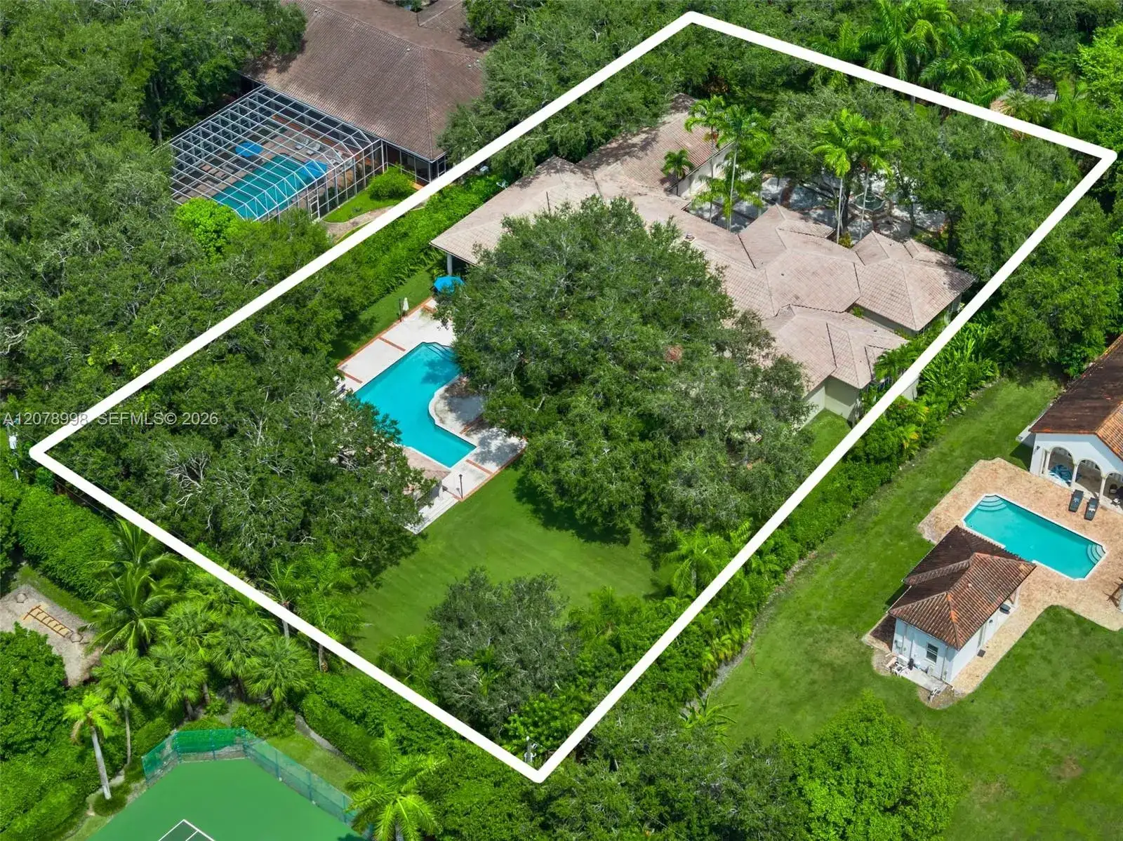 5 bedroom 4 bath Residential for sale at 8430 SW 98th St, Miami FL 33156