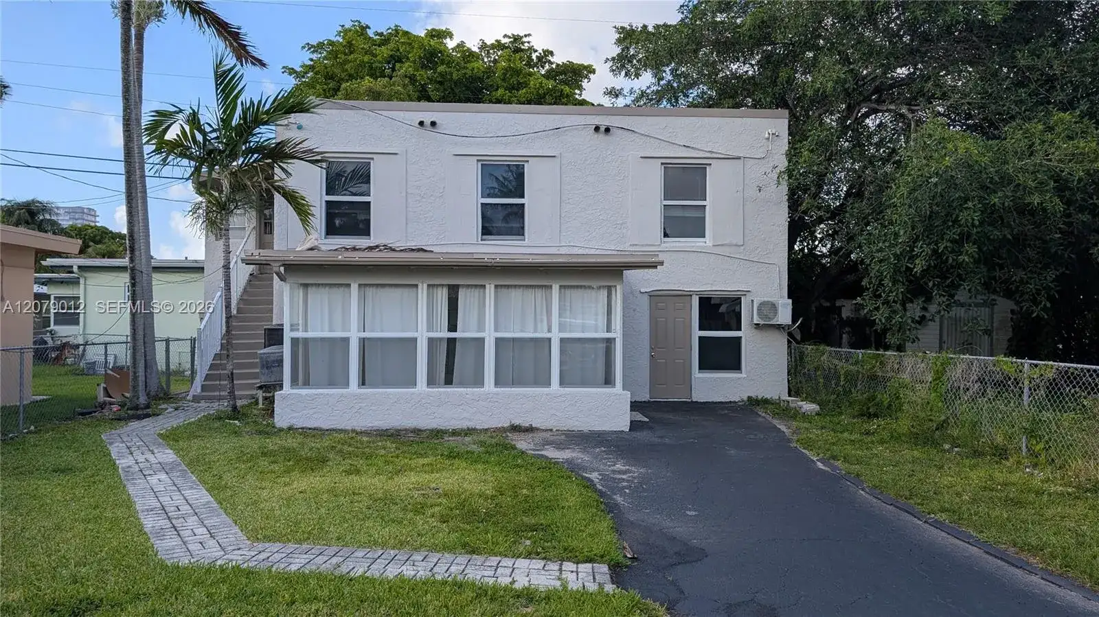 2 bedroom 1 bath Residential Lease for rent at 708 NE 4th St # 2, Hallandale Beach FL 33009