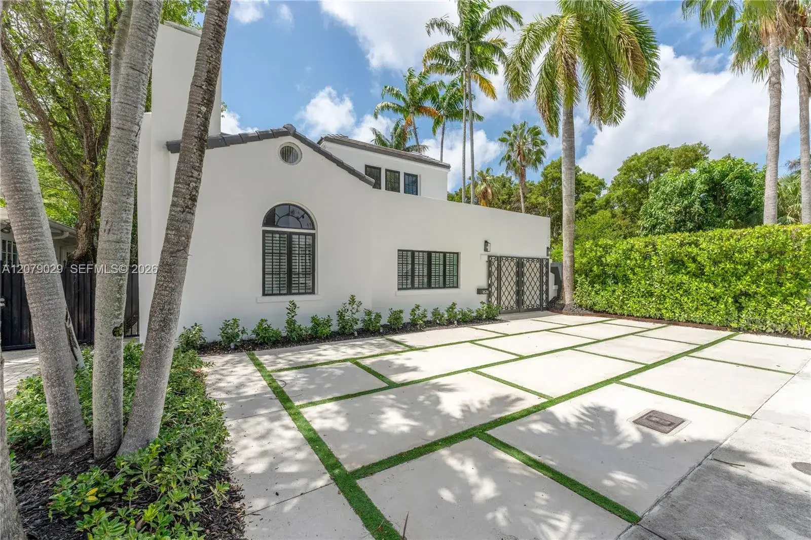 4 bedroom 3 bath Residential Lease for rent at 1826 Fairhaven Pl, Miami FL 33133