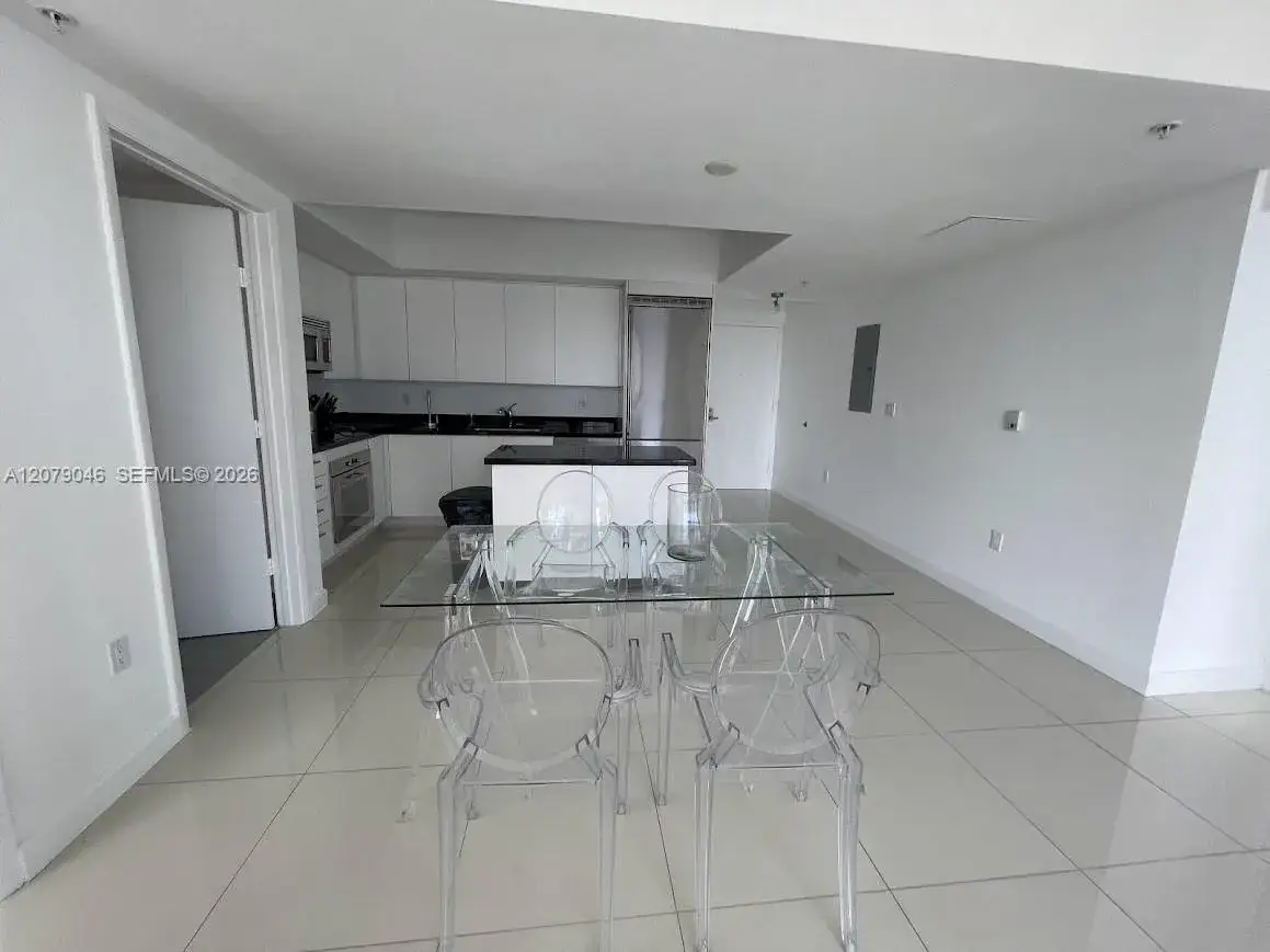 2 bedroom 2 bath Residential Lease for rent at 92 SW 3rd St # 3504, Miami FL 33130