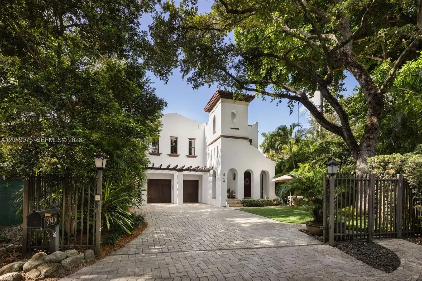 4 bedroom 4 bath Residential for sale at 3740 Irvington Ave, Coconut Grove FL 33133