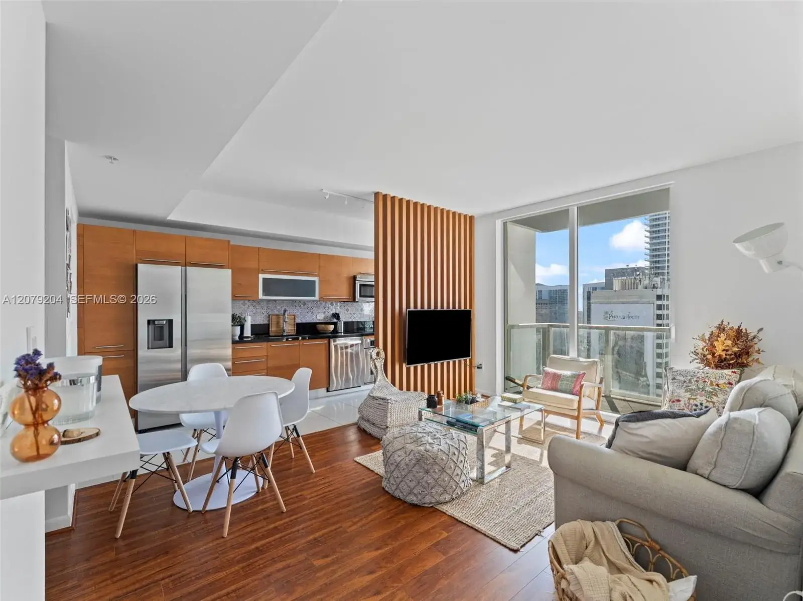 1 bedroom 1 bath Residential Lease for rent at 244 Biscayne Blvd # 3105, Miami FL 33132
