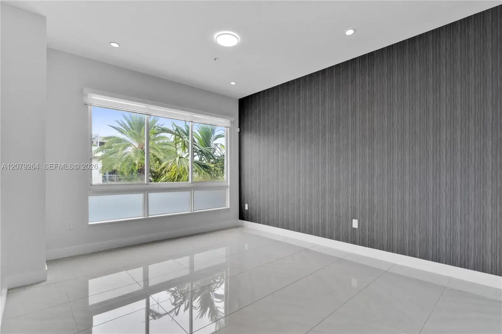 3 bedroom 4 bath Residential for sale at 10517 NW 66th St, Doral FL 33178