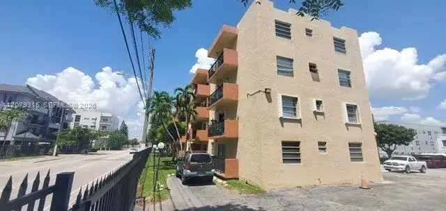 677 SW 9th Ave # 405, Miami FL 33130