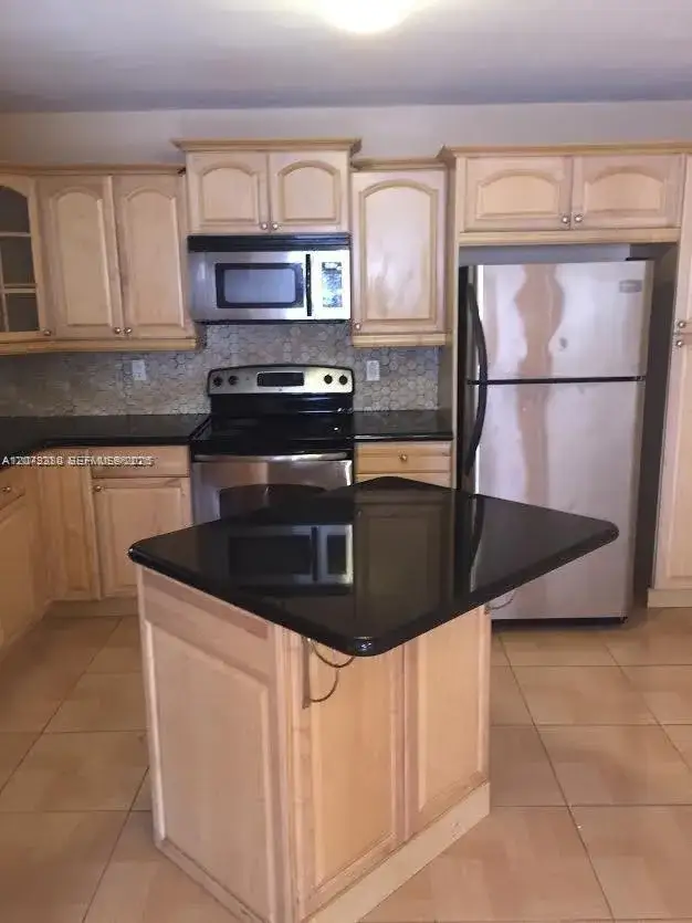 2 bedroom 2 bath Residential for sale at 4524 SW 54th St, Dania Beach FL 33314