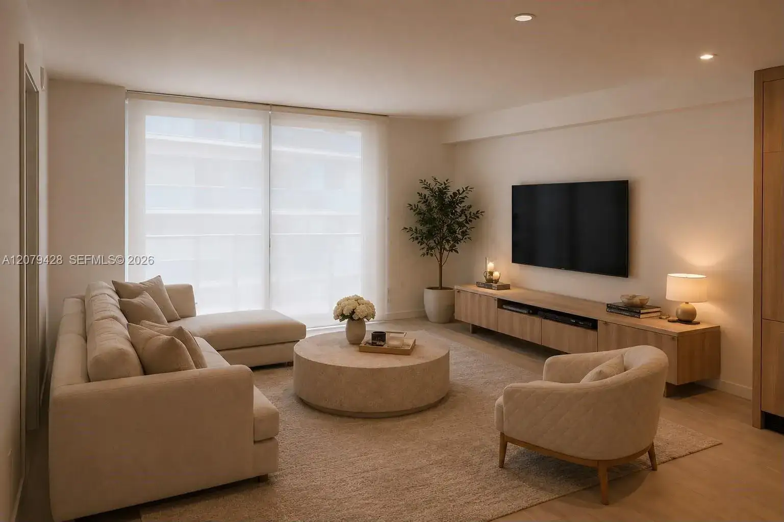 2 bedroom 2 bath Residential Lease for rent at 77 SE 5 ST # 1806, Miami FL 33131
