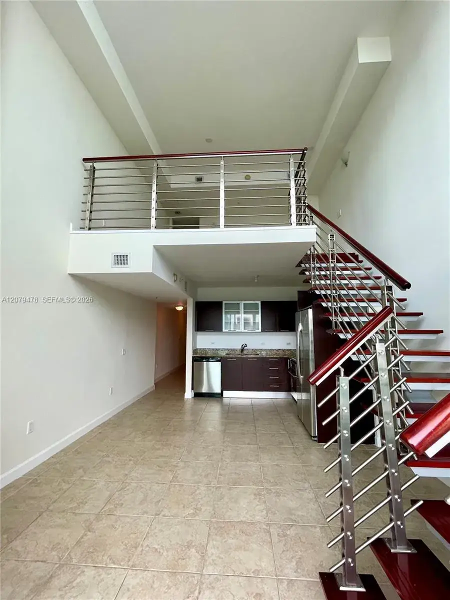 1 bedroom 1 bath Residential Lease for rent at 41 SE 5th St # 2405, Miami FL 33131