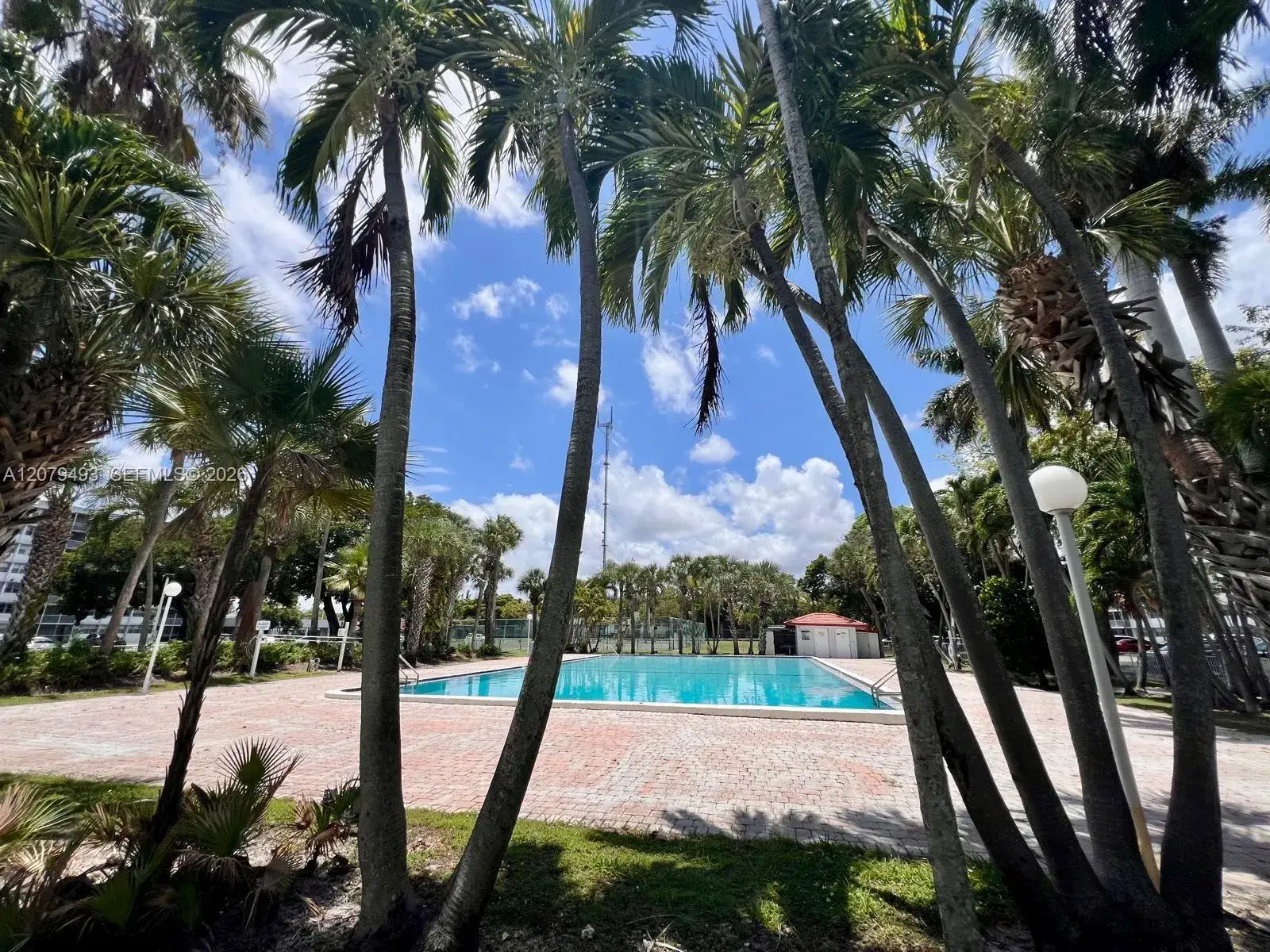 1 bedroom 1 bath Residential for sale at 700 NW 214th St # 411, Miami Gardens FL 33169