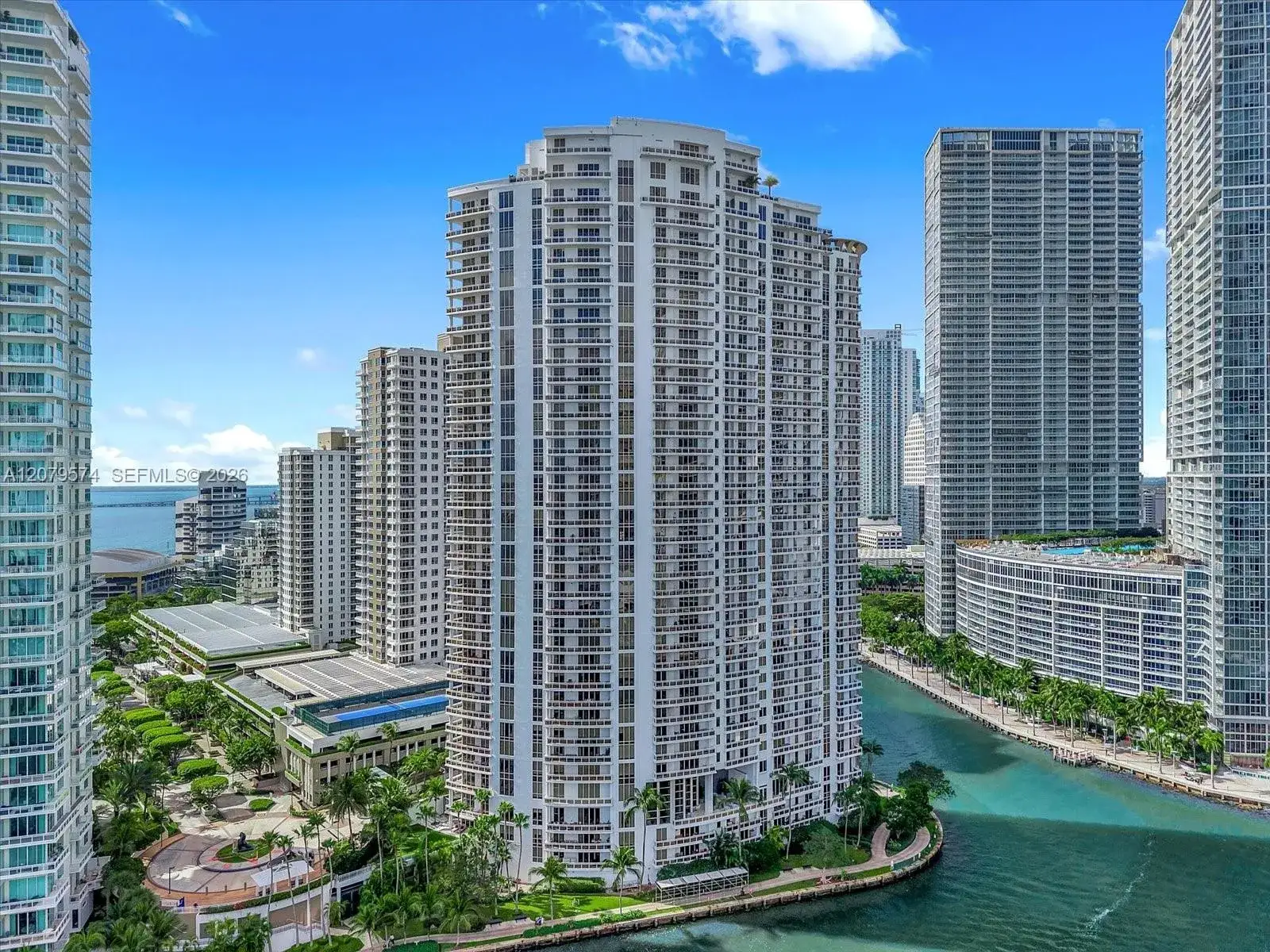 2 bedroom 2 bath Residential Lease for rent at 901 Brickell Key Blvd # 609, Miami FL 33131