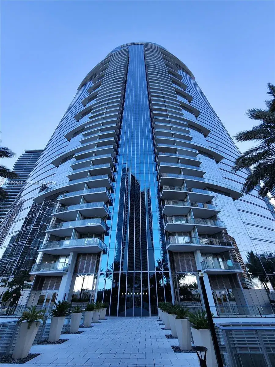 3 bedroom 4 bath Residential for sale at 851 NE 1st Ave # 3801, Miami FL 33132