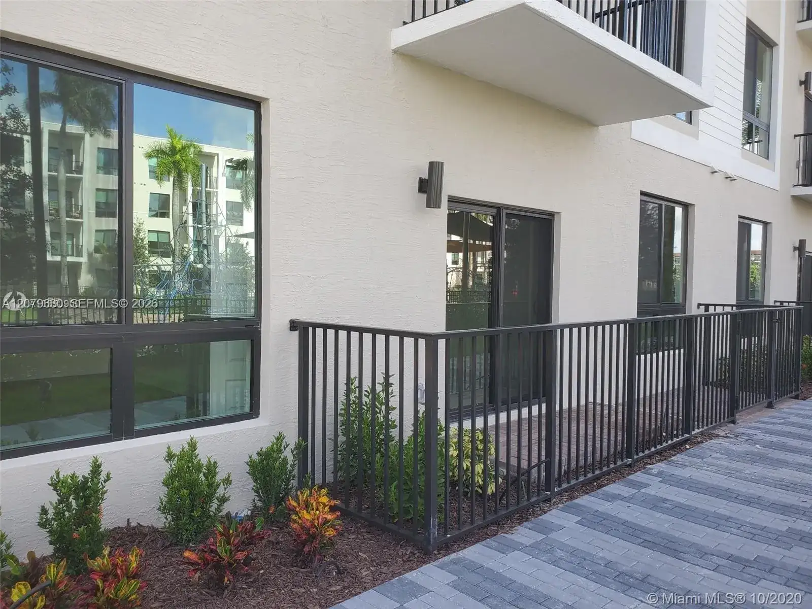 3 bedroom 2 bath Residential for sale at 8301 NW 41st St # 110, Doral FL 33166