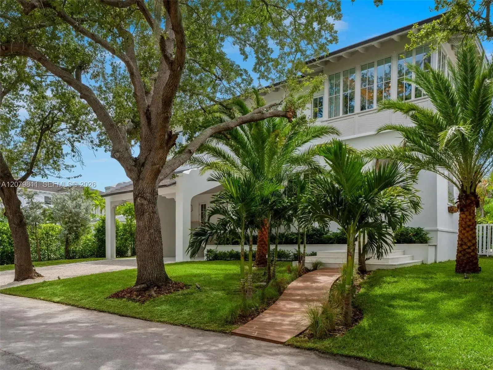 544 Warren Ln, Key Biscayne FL 33149