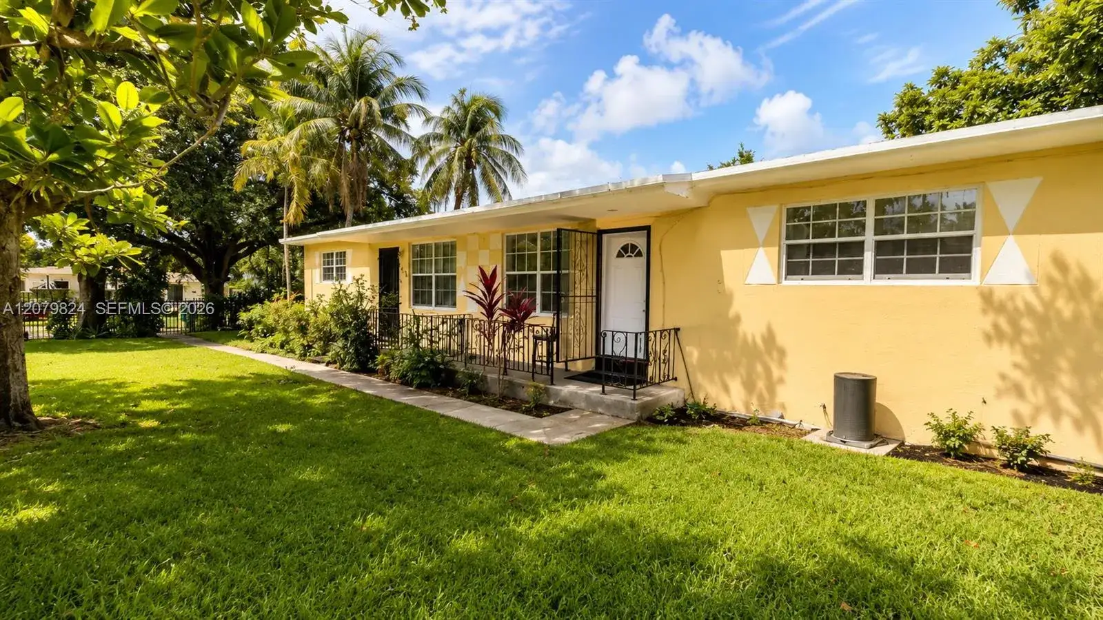 2 bedroom 1 bath Residential Lease for rent at 1421 NE 148th St # 2, Miami FL 33161