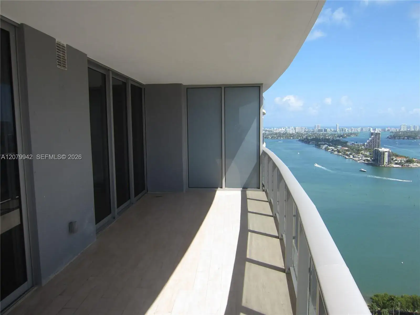1 bedroom 1 bath Residential Lease for rent at 488 NE 18th St # 3404, Miami FL 33132