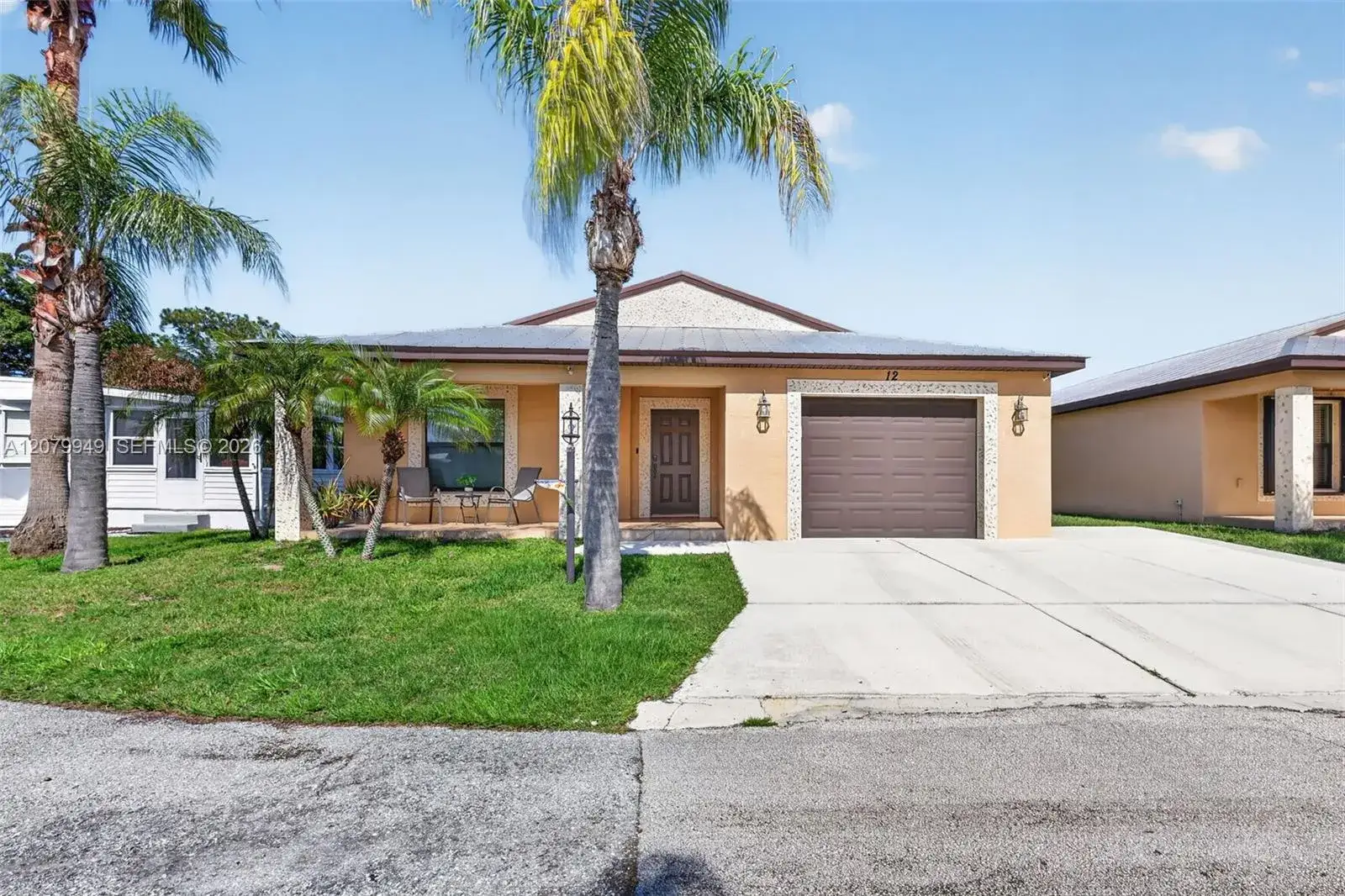 12 Barcelona Ln, Port St. Lucie FL 34952