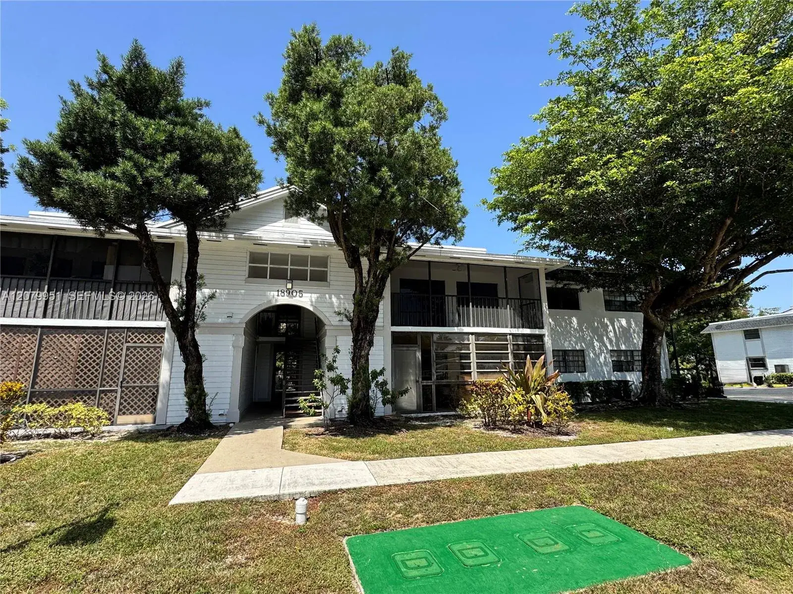 3 bedroom 2 bath Residential for sale at 18905 NW 62nd Ave # 204, Hialeah FL 33015