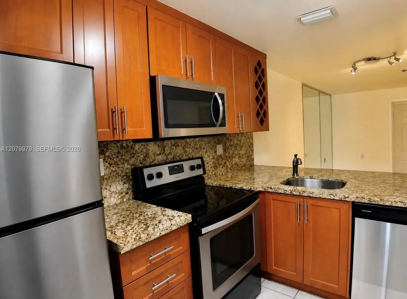 2 bedroom 2 bath Residential Lease for rent at 7980 NW 10th St # 38I, Miami FL 33126