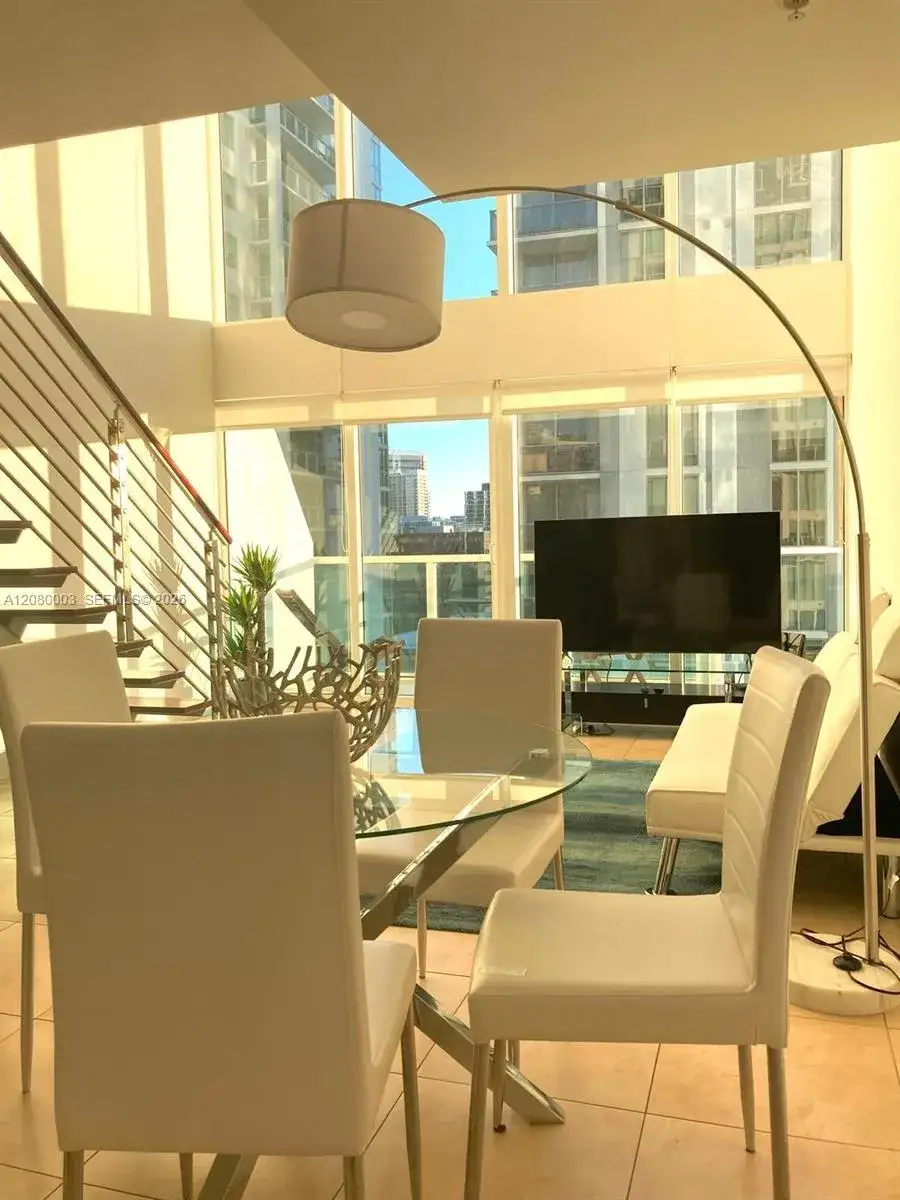 1 bedroom 1 bath Residential Lease for rent at 41 SE 5th St # 1204, Miami FL 33131