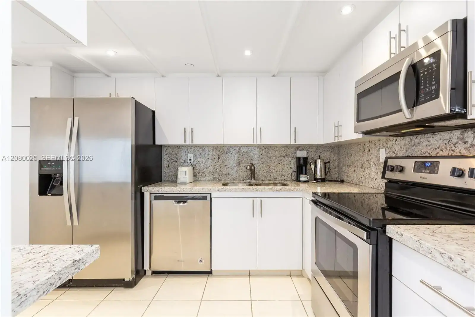 2 bedroom 2 bath Residential Lease for rent at 2000 Towerside Ter # 1103, Miami FL 33138