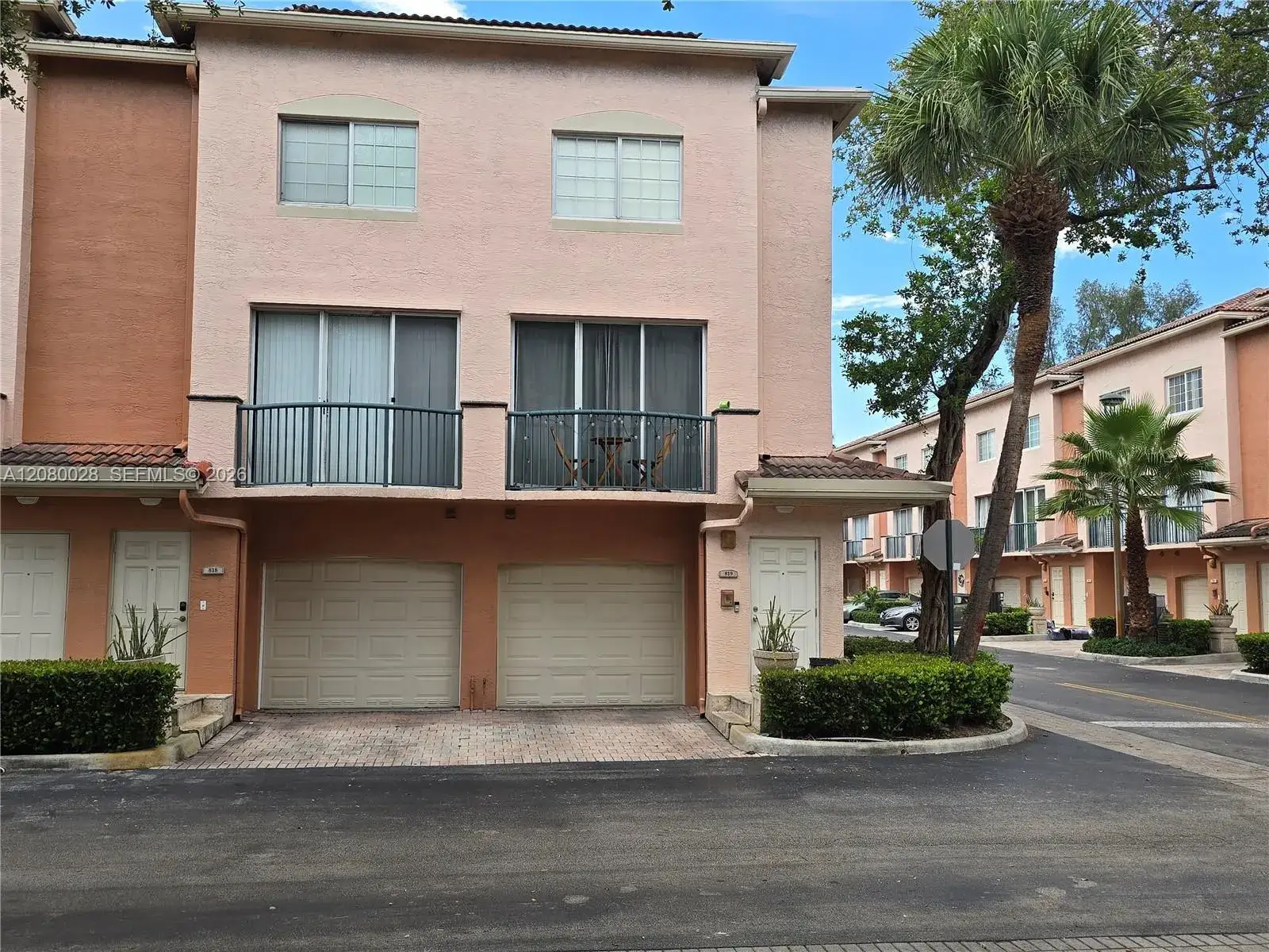 1 bedroom 1 bath Residential for sale at 2107 SE 10th Ave # 818, Fort Lauderdale FL 33316
