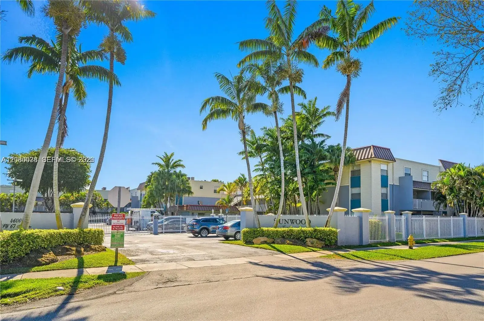 2 bedroom 1 bath Residential for sale at 4600 SW 67th Ave # 248, Miami FL 33155