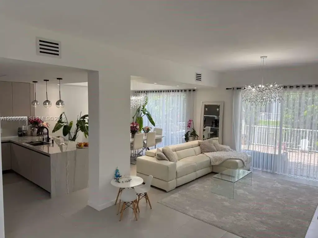 3 bedroom 2 bath Residential for sale at 3123 NE 210th St, Aventura FL 33180