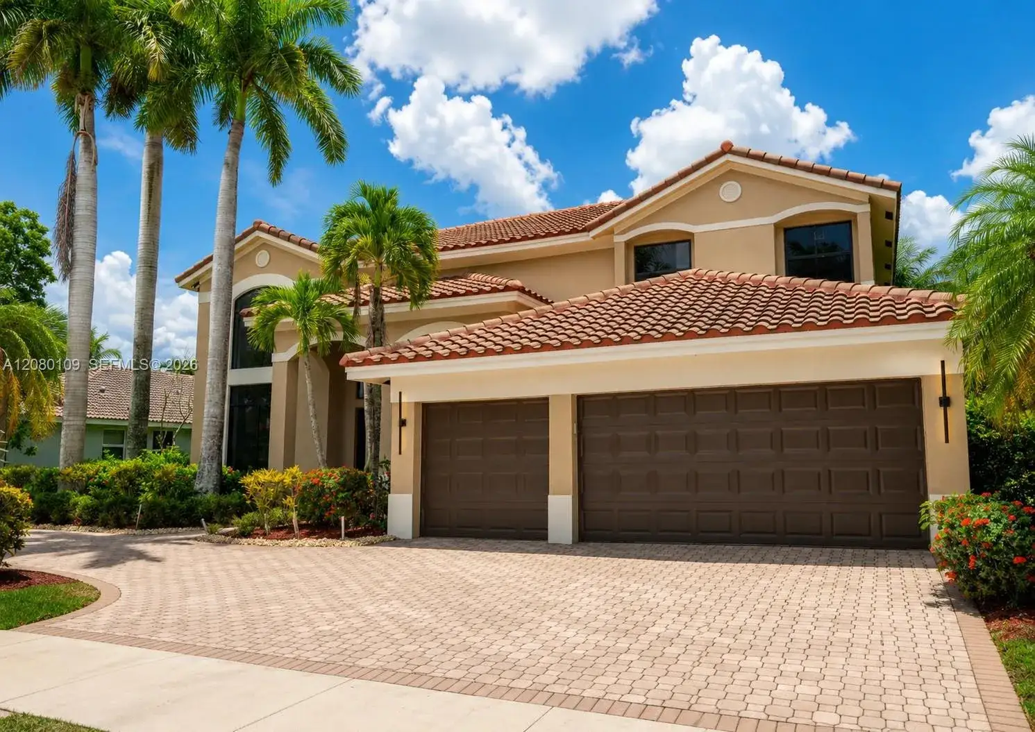 1672 Victoria Pointe Cir, Weston FL 33327