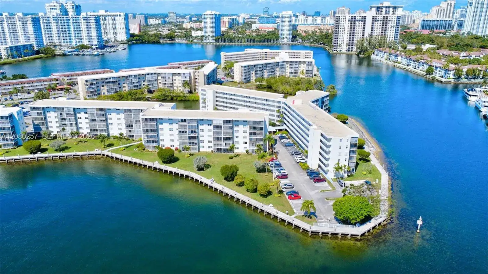 2 bedroom 2 bath Residential for sale at 3030 Marcos Dr # T302, Aventura FL 33160