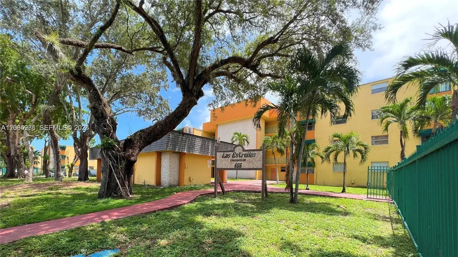 2 bedroom 1 bath Residential Lease for rent at 666 W 81st St # 303, Hialeah FL 33014