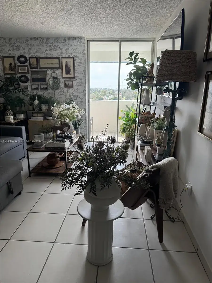 2 bedroom 2 bath Residential Lease for rent at 5050 NW 7th St # 604, Miami FL 33126