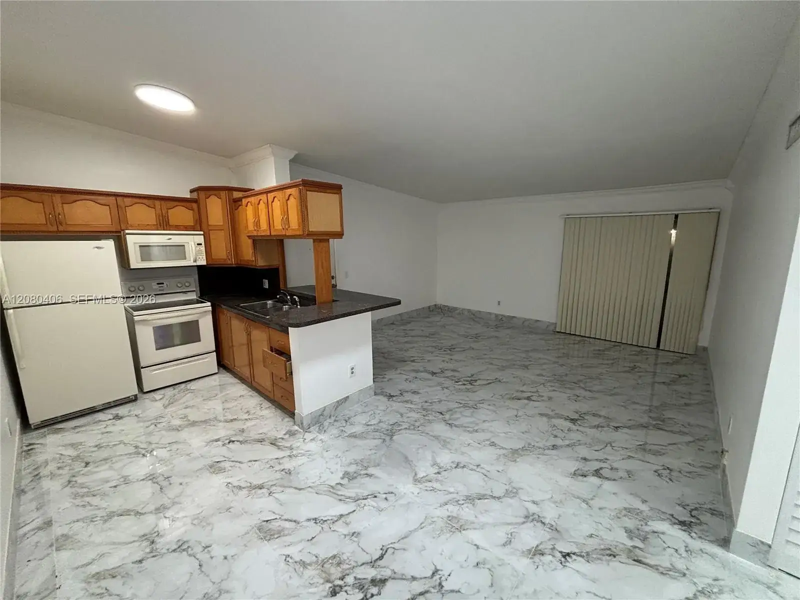 2 bedroom 2 bath Residential Lease for rent at 9733 Hammocks Blvd # 201C, Miami FL 33196