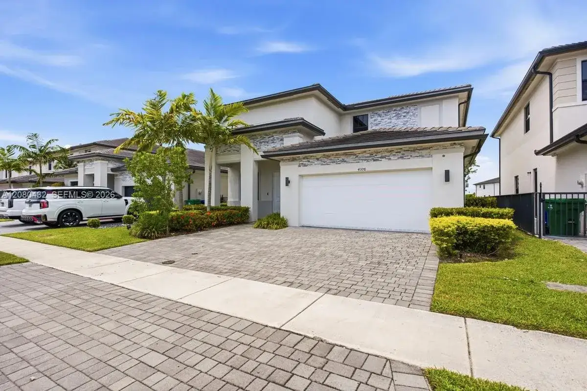 4 bedroom 3 bath Residential for sale at 4308 SW 173rd Ave, Miramar FL 33029