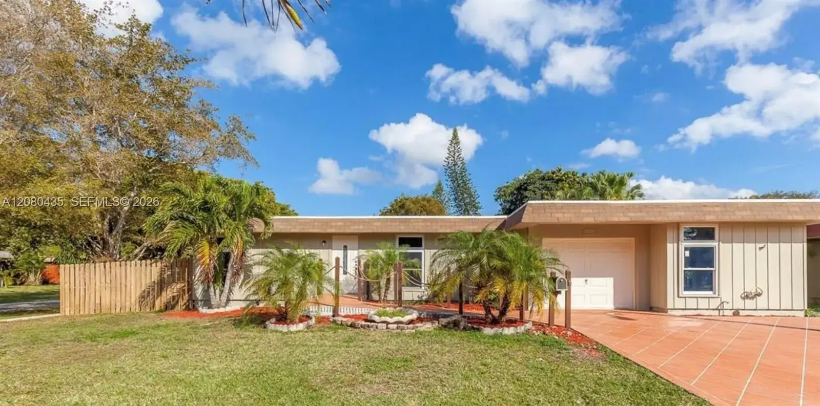 3 bedroom 2 bath Residential for sale at 7912 NW 73rd Ave, Tamarac FL 33321