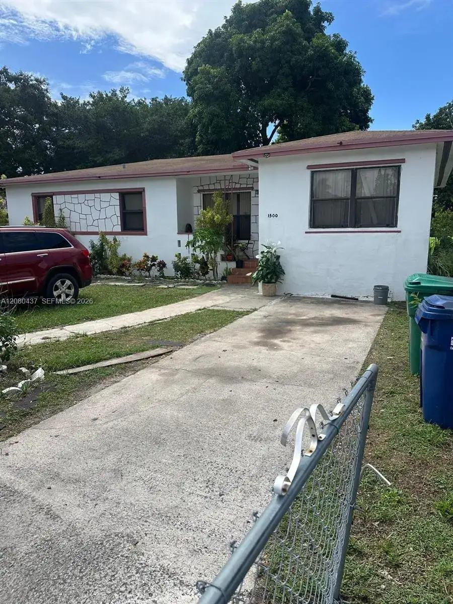 4 bedroom 2 bath Residential for sale at 1500 NE 150th St, Miami FL 33161