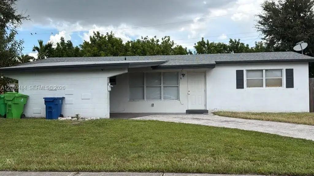 3 bedroom 2 bath Residential Lease for rent at 6111 NW 17th Ct # 0, Sunrise FL 33313