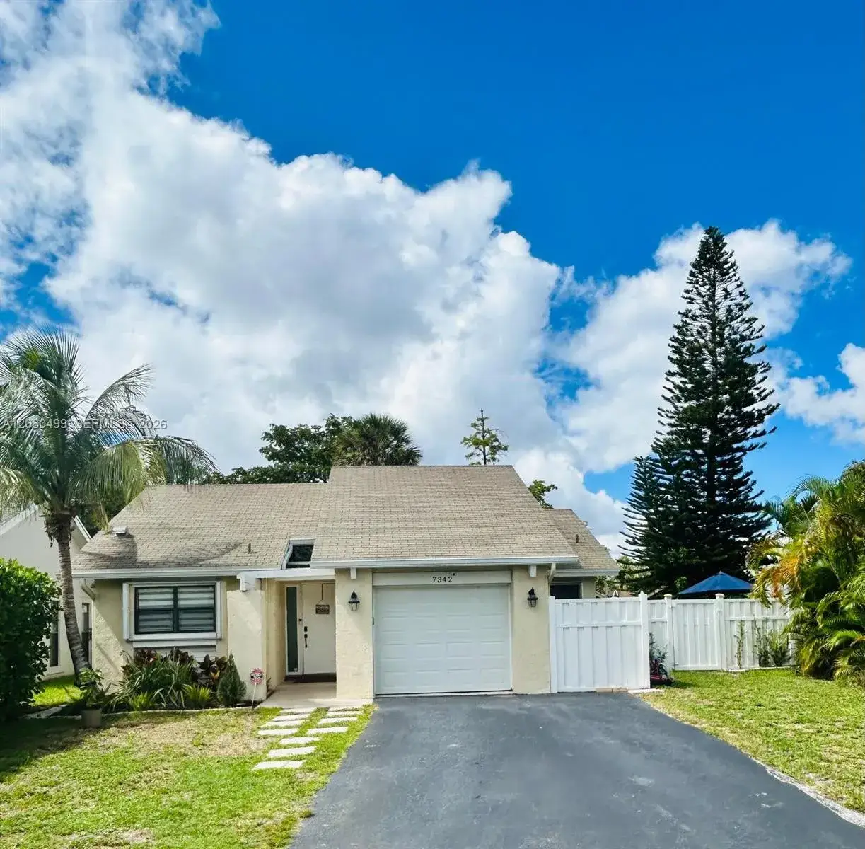 3 bedroom 2 bath Residential for sale at 7342 NW 38th Pl, Coral Springs FL 33065
